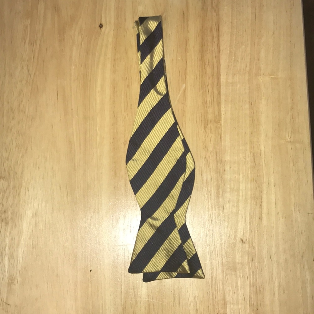 Brooks Brothers Rep Bow Tie